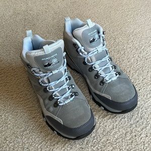 Skechers Trego Hiking Boots - only worn once!